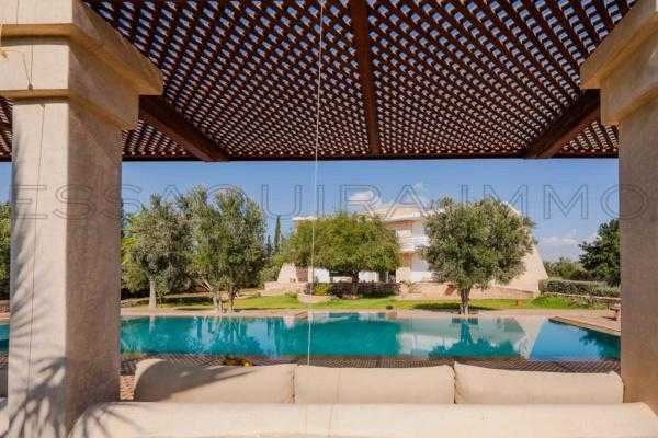 Villa de standing avec piscine et jardin privés – Calme absolu