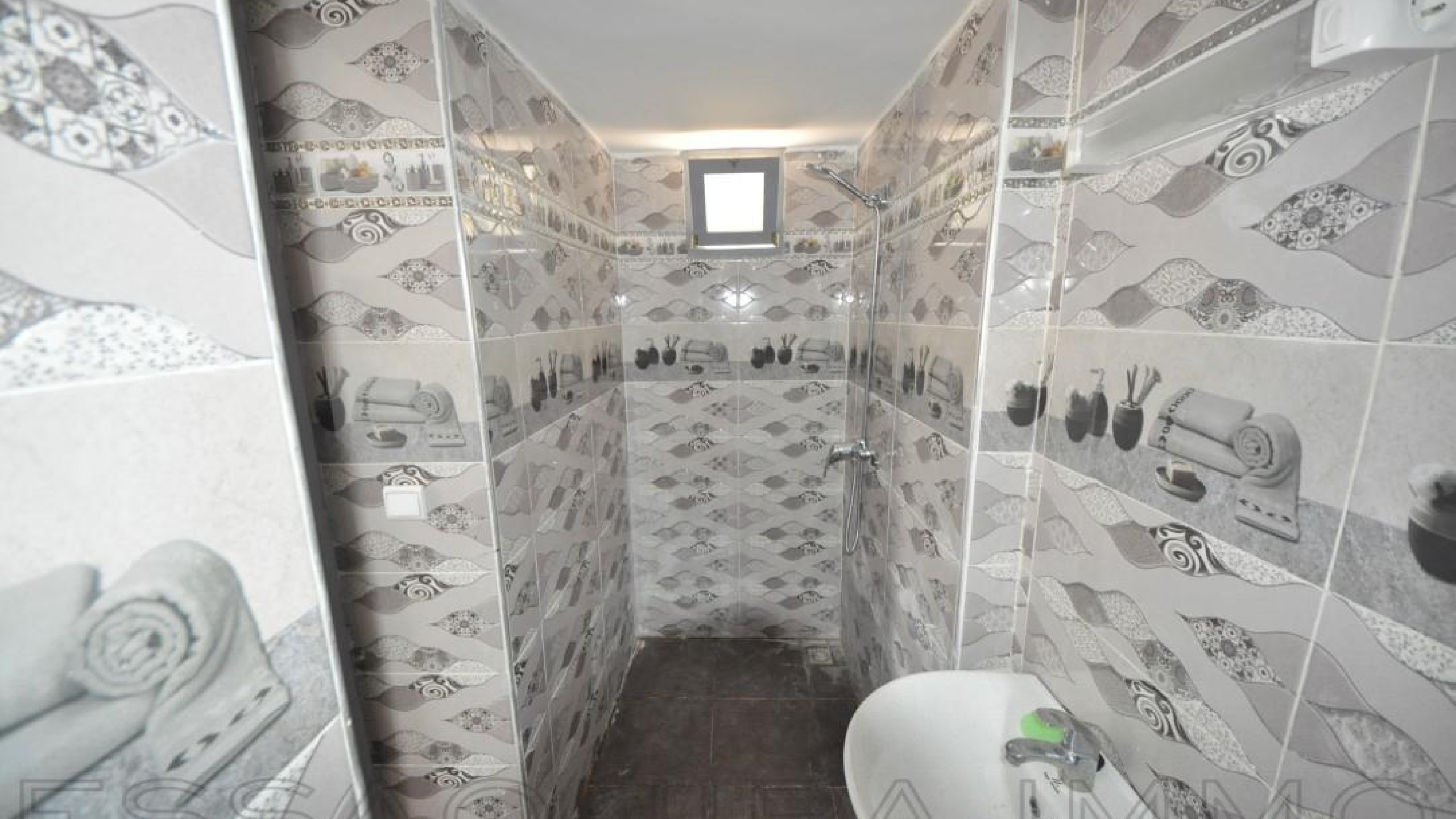villa avec 2 chambres et 2 salles de bain