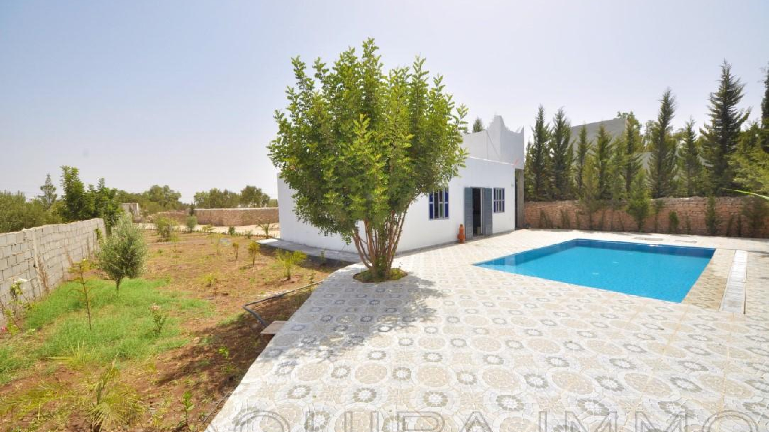 villa avec 2 chambres et 2 salles de bain