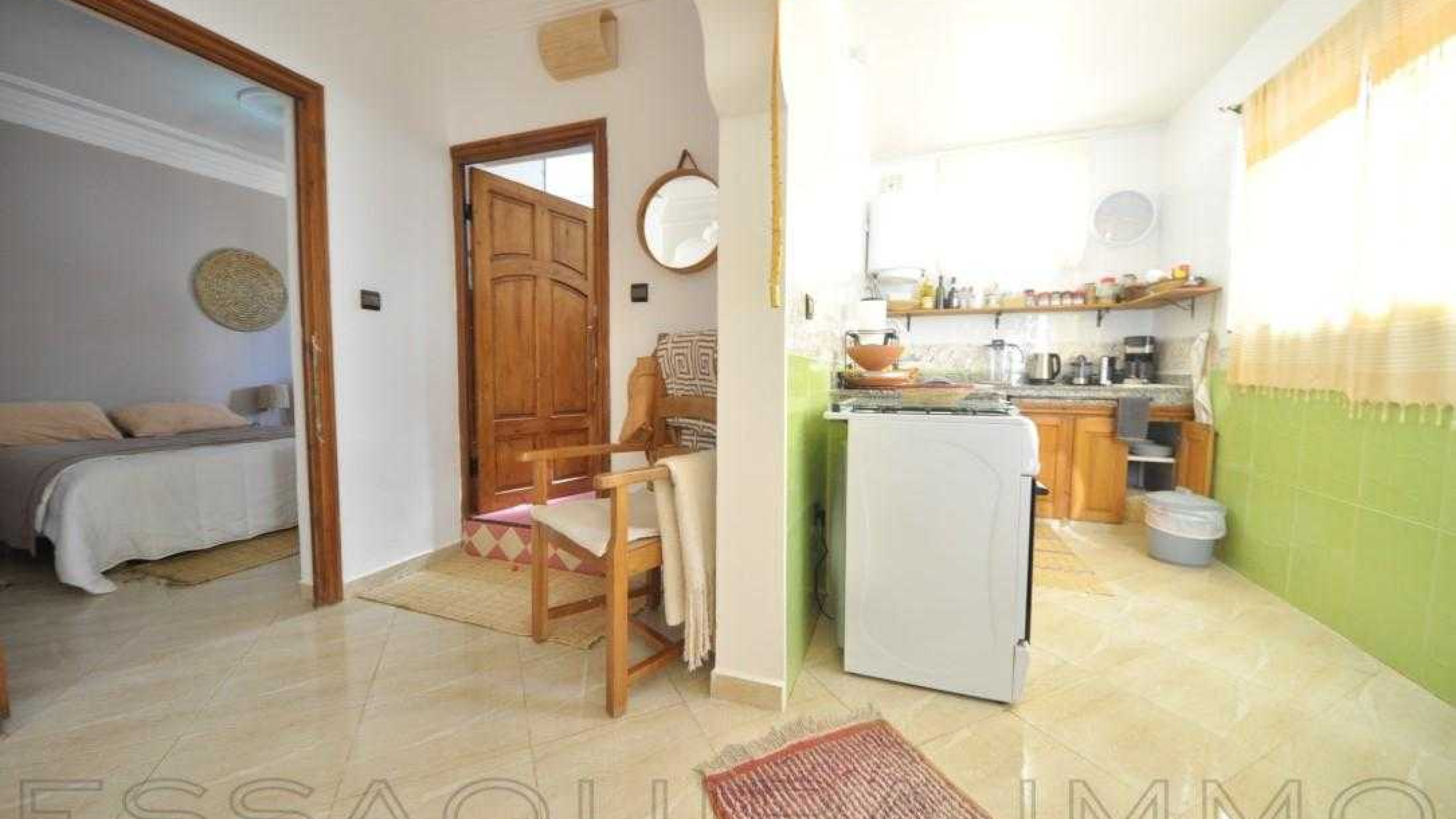 maison avec 2 chambres et 1 salle de bain