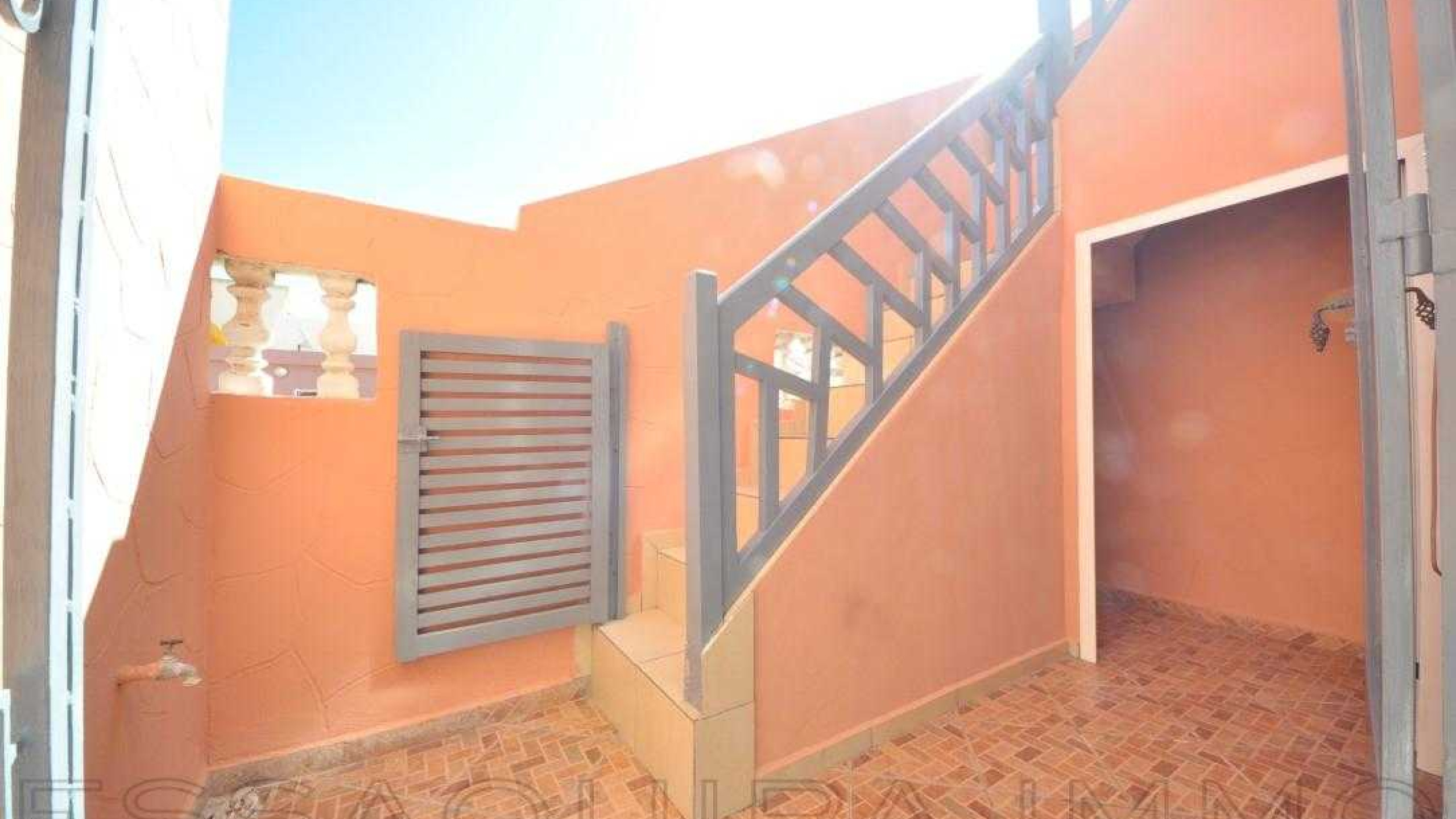 appartement avec 3 chambres et 1 salle de bain