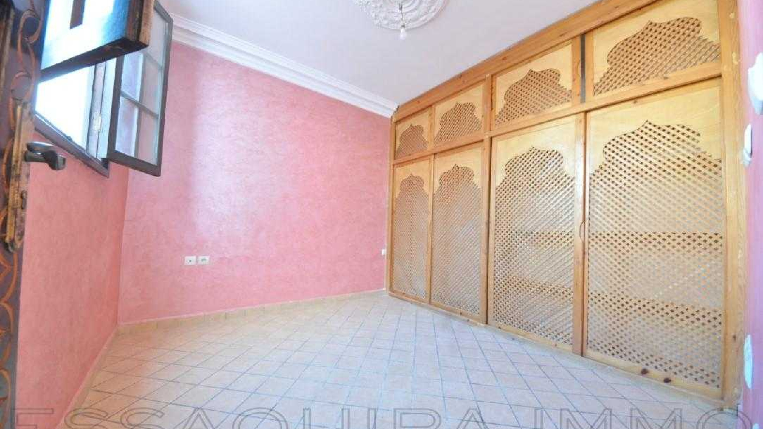 appartement avec 3 chambres et 1 salle de bain