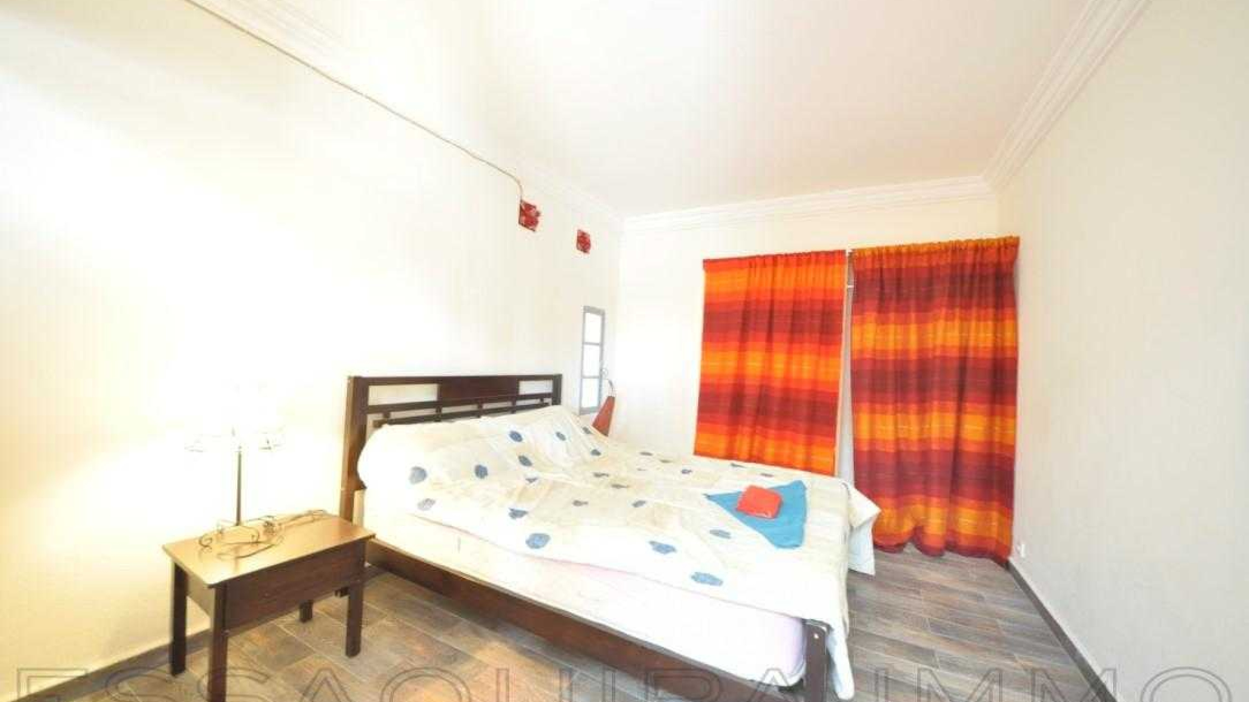 maison avec 2 chambres et 1 salle de bain