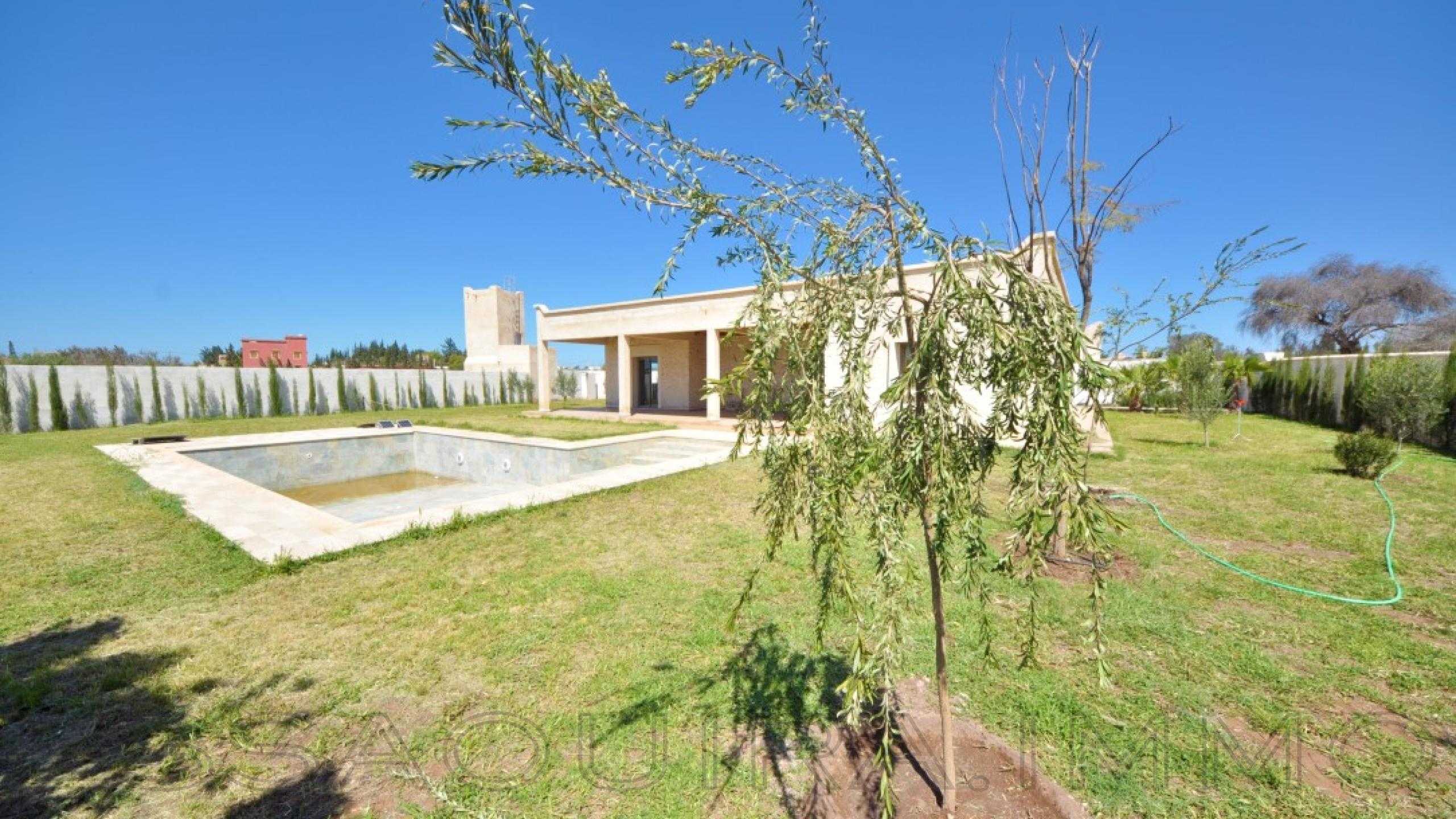 villa avec 3 chambres et 2 salles de bain